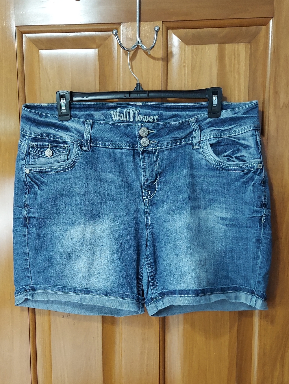 Wallflower Medium Wash Blue Denim Cuffed Women's Stretchy Shorts, Plus Size 20